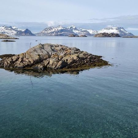 Modern Apartment By The Sea In Henningsvaer Exterior photo