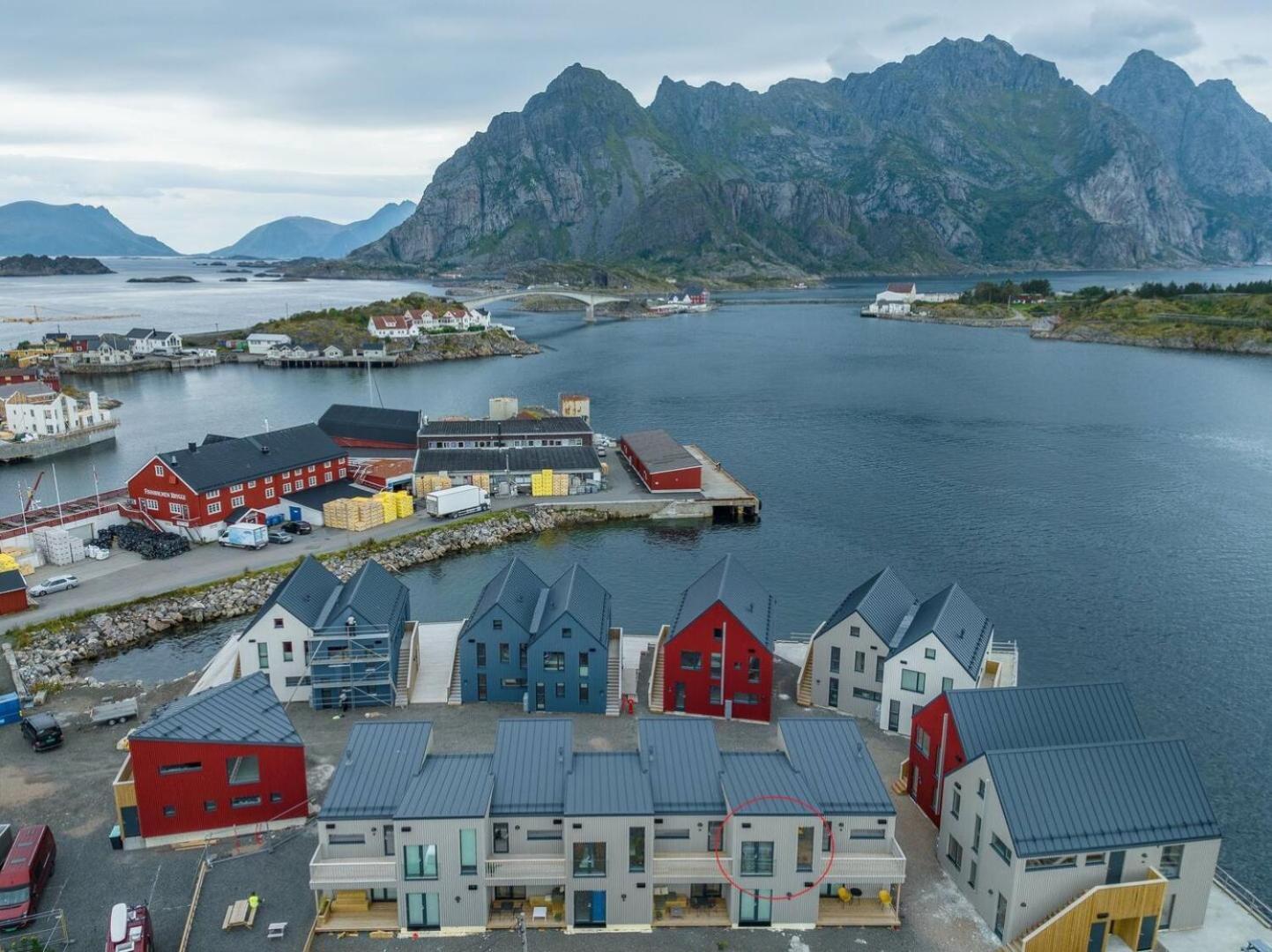Modern Apartment By The Sea In Henningsvaer Exterior photo